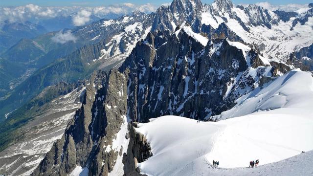Viete, že Mont Blanc má niekoľko vrcholov? Foto: Matej Bučko - 
