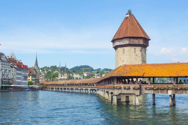 Zabeháme si cez najstarší drevený most na svete – Kapellbrücke 