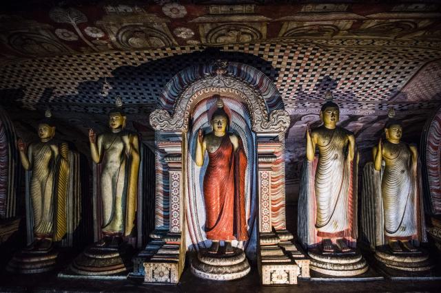 DAMBULLA (UNESCO): budhistické sochy a impresívne fresky.
foto 
