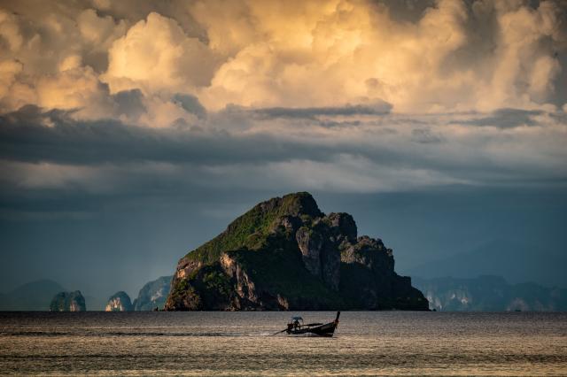 Koh Phi Phi - jeDeň z najslávnejších thajských ostrovov