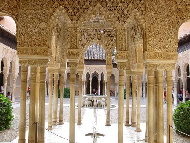 Alhambra a jej čarovné zákutia sú zosobnením orientálnej krásy
