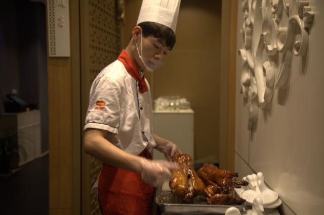 Odporúčame vyskúšať najslávnejšiu špecialitu Pekingu, pečenú ka