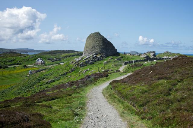 Broch CARLOWAY je najkrajším na svete. Masívna kruhová kamenná 