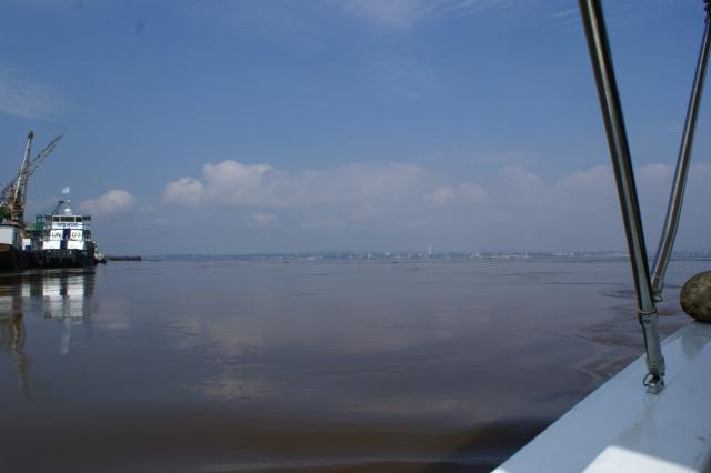 Plavíme sa z Brazzaville do Kinshasy, zo severu na juh. Foto: Ľ