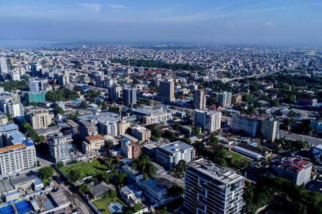 Kinshasa sa od založenia snaží dotiahnuť rozvojom na Brazzavill