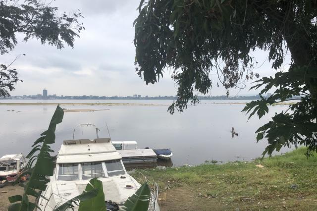 Nasadneme na loď a poplavíme sa po mohutnom Kongu. Foto: Ľuboš 
