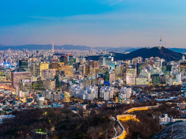 Seoul - mesto kontrastov. Na jednej strane historické paláce, n