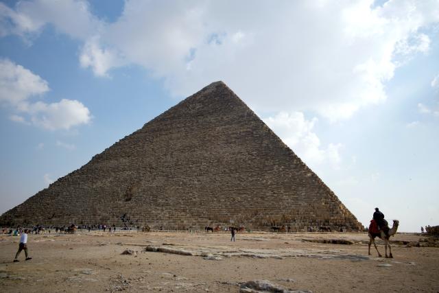Pyramídovú“ časť dňa končíme pri najznámejších pyramídach v Gíz