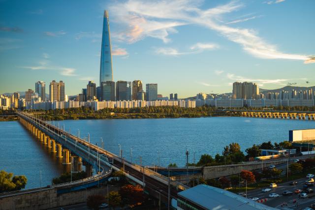 Lotte tower v Seoule patrí medzi najvyššie budovy sveta. Je sym