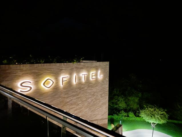 Moderný hotel Sofitel Baru Calablanca je malým tajomnstvom Kolu