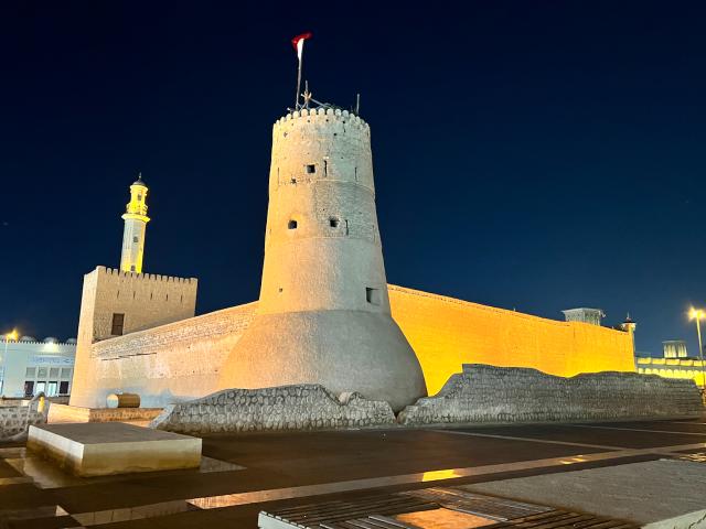 Pevnosť Al Fahidi z roku 1787. Dnes slúži ako dubajské múzeum. 