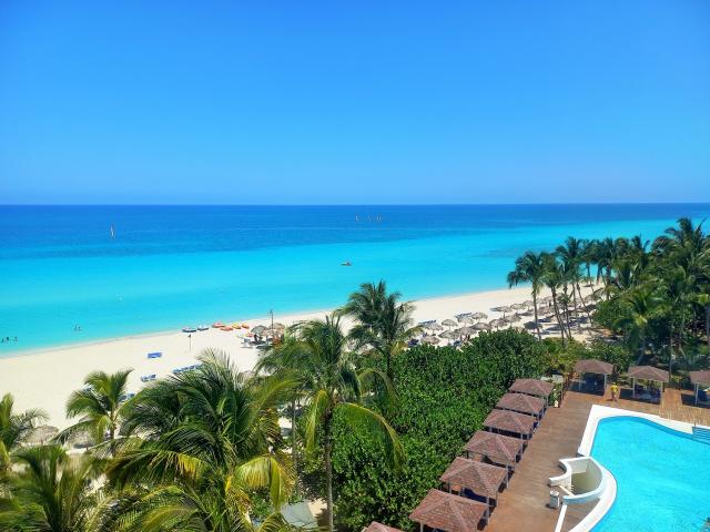 Pohľad na pláž pri Melia Varadero z hotela Melia Las Americas, 