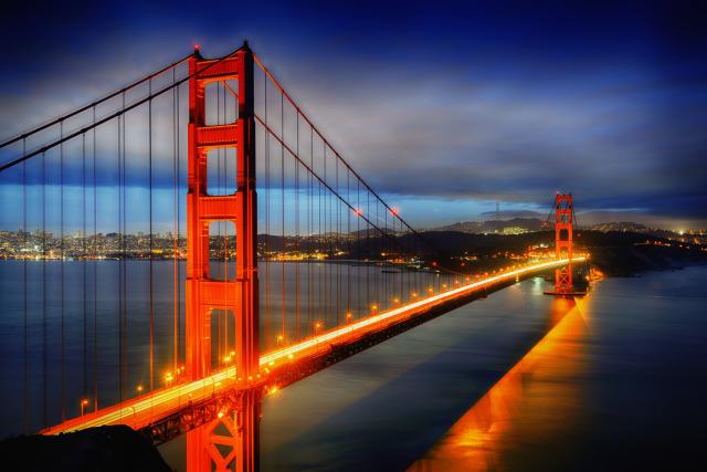 San Francisco - Večerný GolDeň Gate Bridge