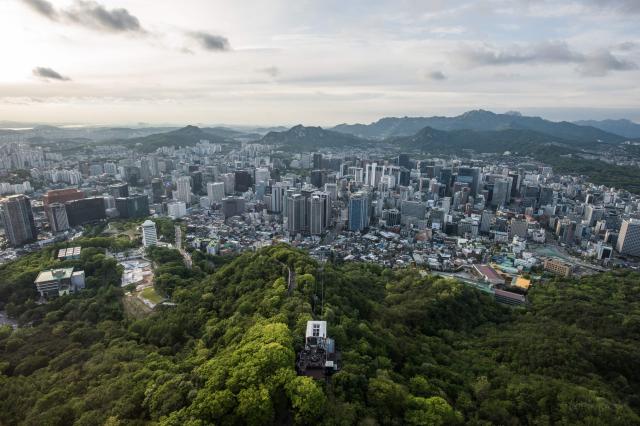Vyhliadka na hlavné mesto Južnej Kórey z hory Namsan.
foto: Mar