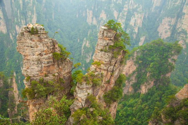 Zhangjiajie si zamilujete, je to div prírody, ktorý môžeme prir