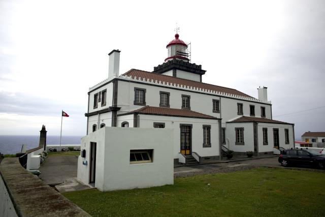 Výhľad na exotický maják Farol da Ponta da Ferraria.
foto: Ľubo