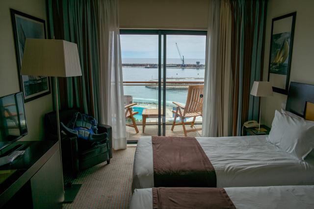 Náš hotel v hlavnom meste Ponta Delgada je čistý a slušnej kval