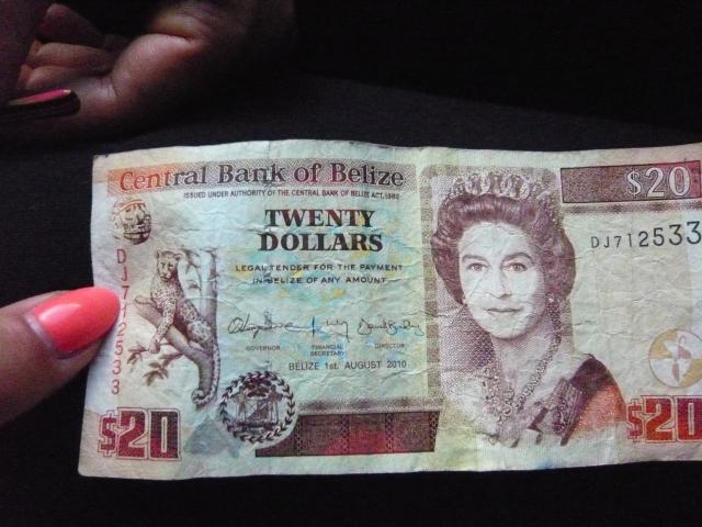Belize sa na rozdiel od Škótska s Kráľovnou nevie rozlúčiť.