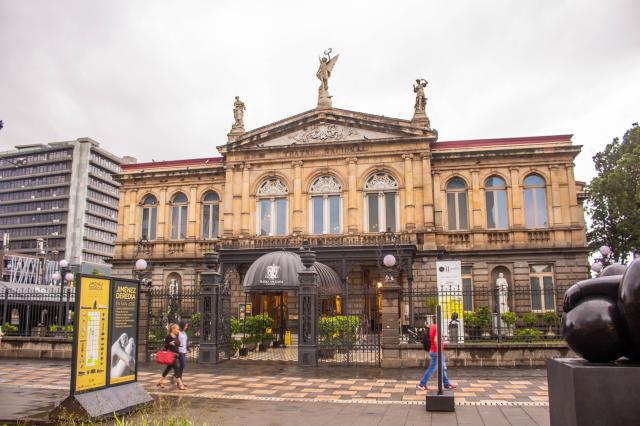 Krásna architektúra Národného divadla. foto: Alena Spišáková – 