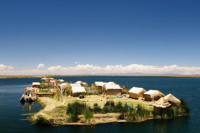 Titicaca, najvyššie splavné jazero na svete (4000 m.n.m.)