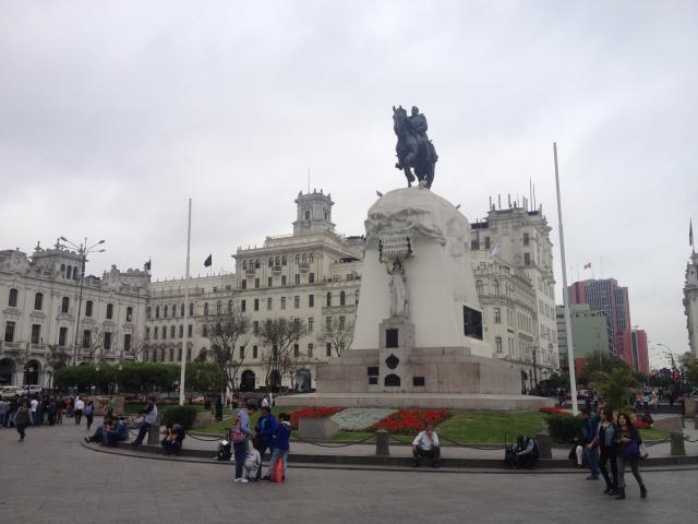 Prídeme na námestie Plaza San Martín. Kto bol tento známy liber