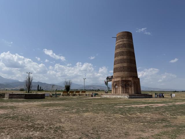 Minaret Burana sa stal kirgizským symbolom Hodvábnej cesty a kt