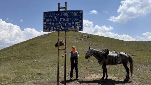 Za pomoci našich koní sa dostaneme až na vrchol horského precho