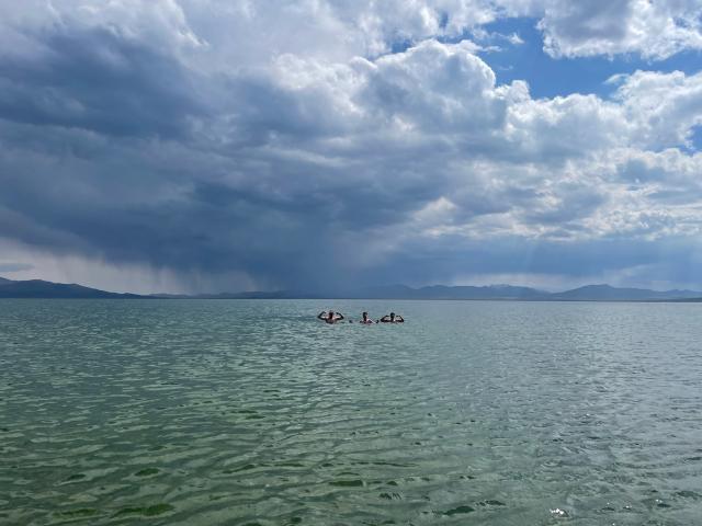 Budete odvážni a vyskúšate sa v jazere aj okúpať ? foto:Matej V