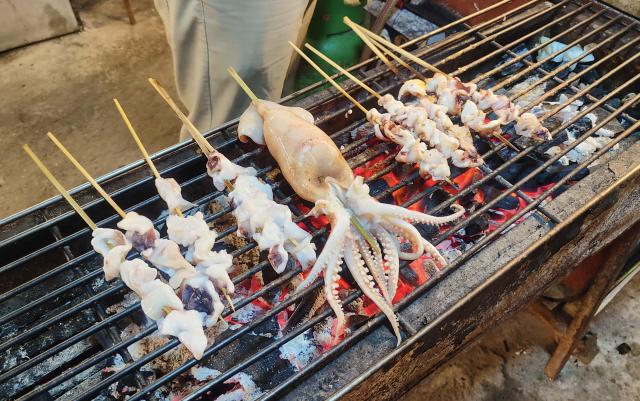 Unikátny streetfood v centre Vientiane. Ochutnajte čerstvého ka
