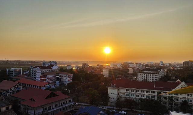 Máte radi západy slnka? Vyberte sa do NaNa Rooftop baru a vychu