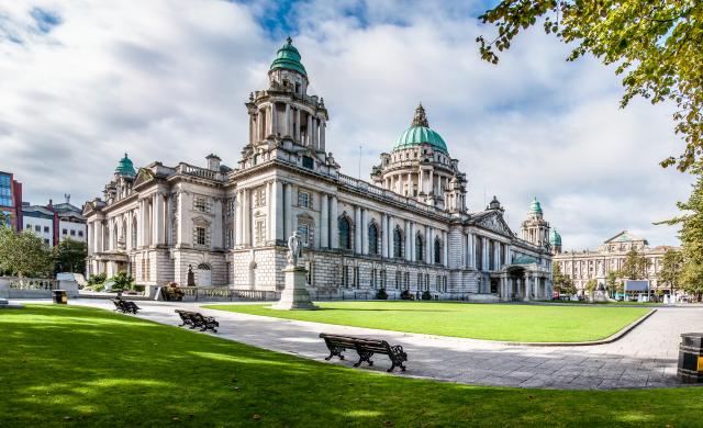 Belfast Vás prekvapí. Fantastické malé hlavné mesto SI. Na obrá