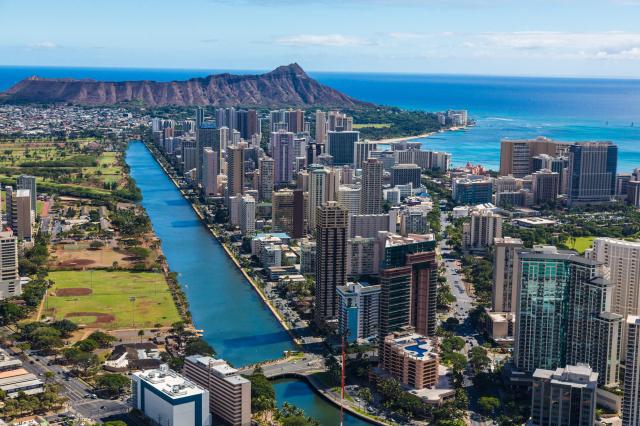 Mesto Honolulu je orientované na turistov a preto sa tu nebudet