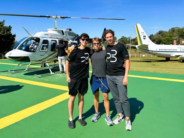 Ďalší zážitok: nastupujeme do helikoptéry, ktorá nás prevezie p