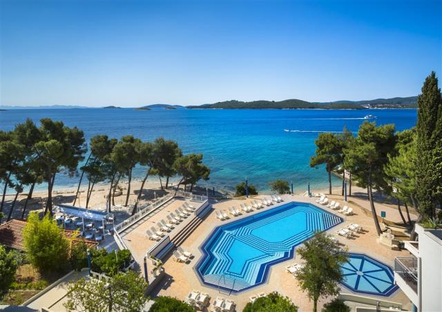 hotel pool (2).jpg