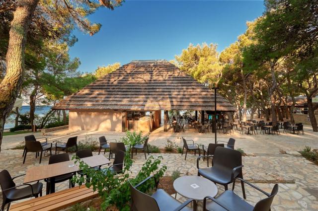 Pine Beach Pakostane F&B.jpg