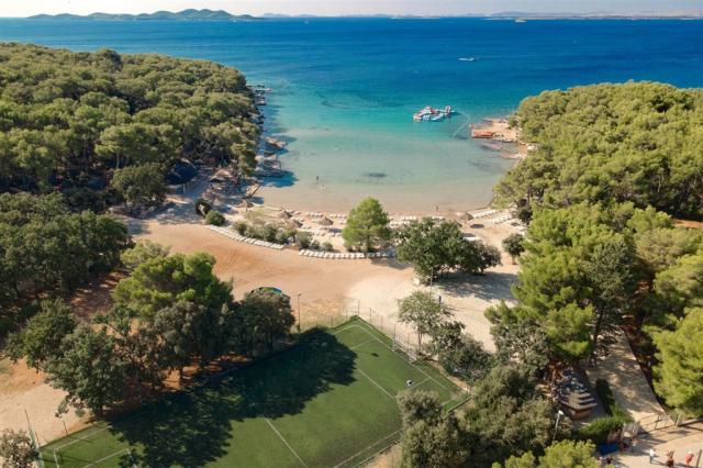 Pine Beach Pakostane Beach areal 1.jpg