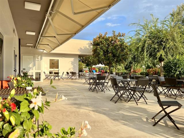 terrazza-esterna-dell-hotel-lignano.jpg