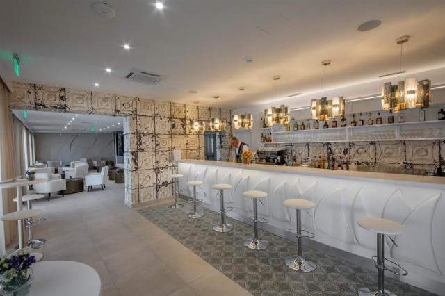 Hotel Bellevue - Aperitiv bar.jpg
