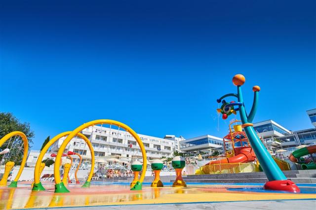 Hotel_Delfin_Plava_Laguna_Swimming_Pool-3.-33.jpg
