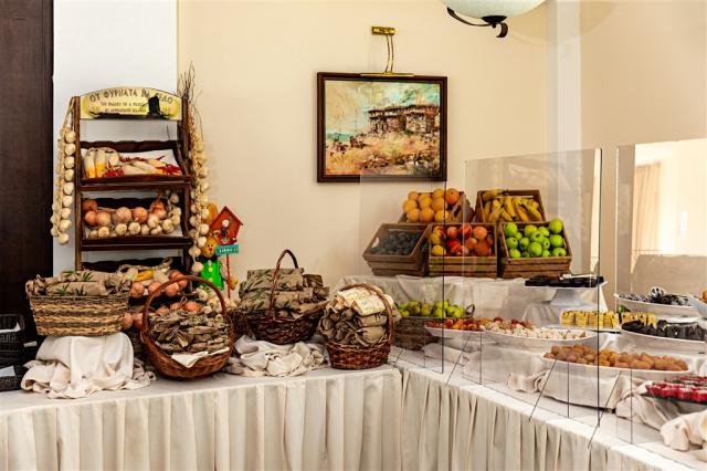 arsena_restaurant_3.jpg