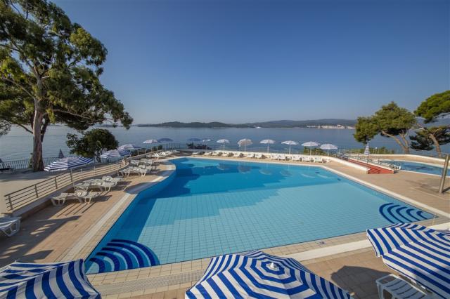 22_Aminess_Bellevue_Hotel_Pool_Pool_12.jpg