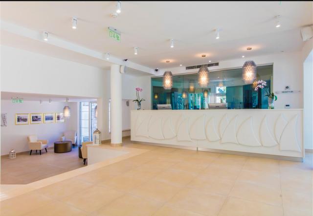 Hotel Bellevue - Reception.jpg