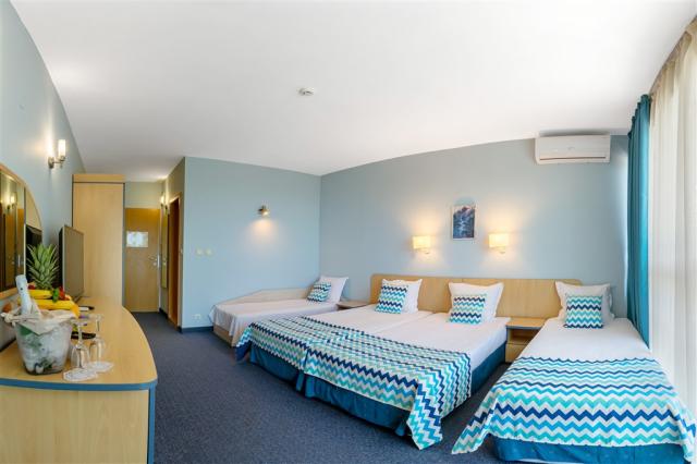 Double large room (3).jpg