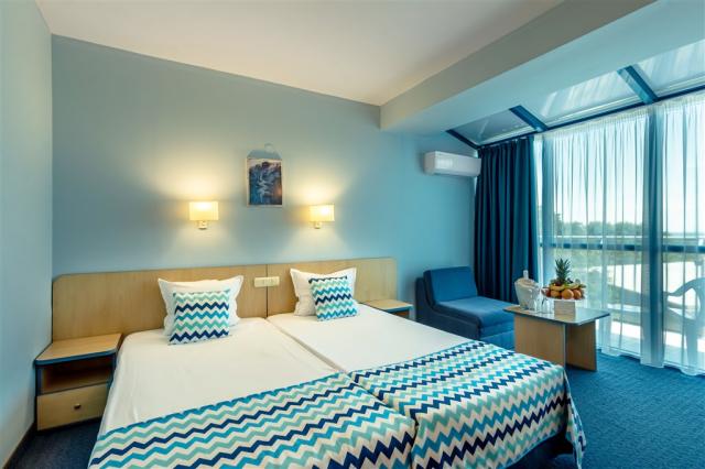 Double standard room (10).jpg