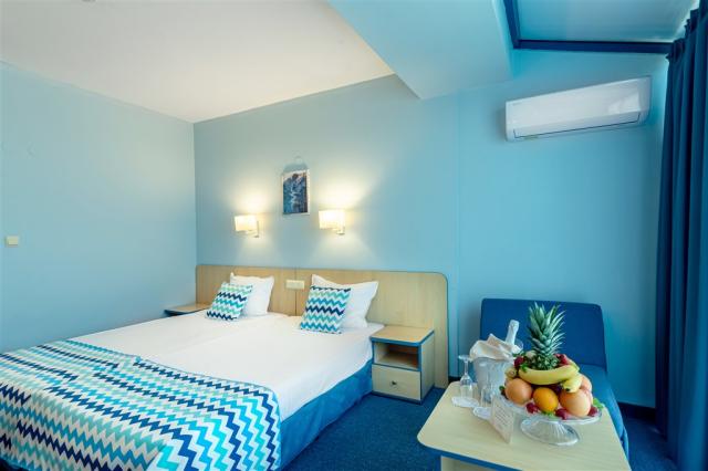 Double standard room (12).jpg