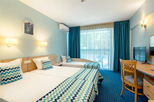 Triple room (9).jpg