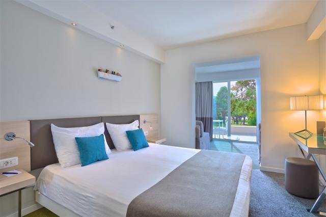Park_Plaza_Belvedere_Medulin_Rooms_Family Room_Terrace Sea Side