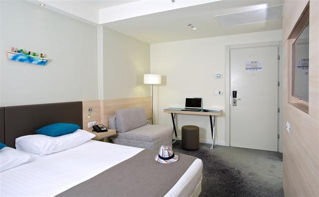 Park_Plaza_Belvedere_Medulin_Rooms_Superior_Room_Sea_Side_05.jp