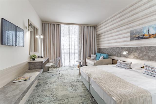 Dеluxe room Park_Sea view.JPG