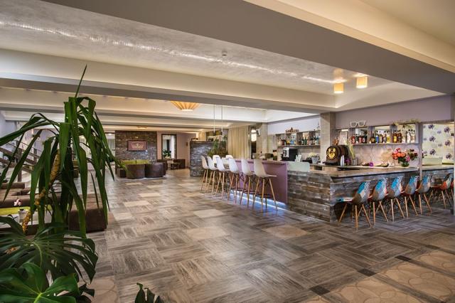 imperial-resort-lobi-bar.jpg